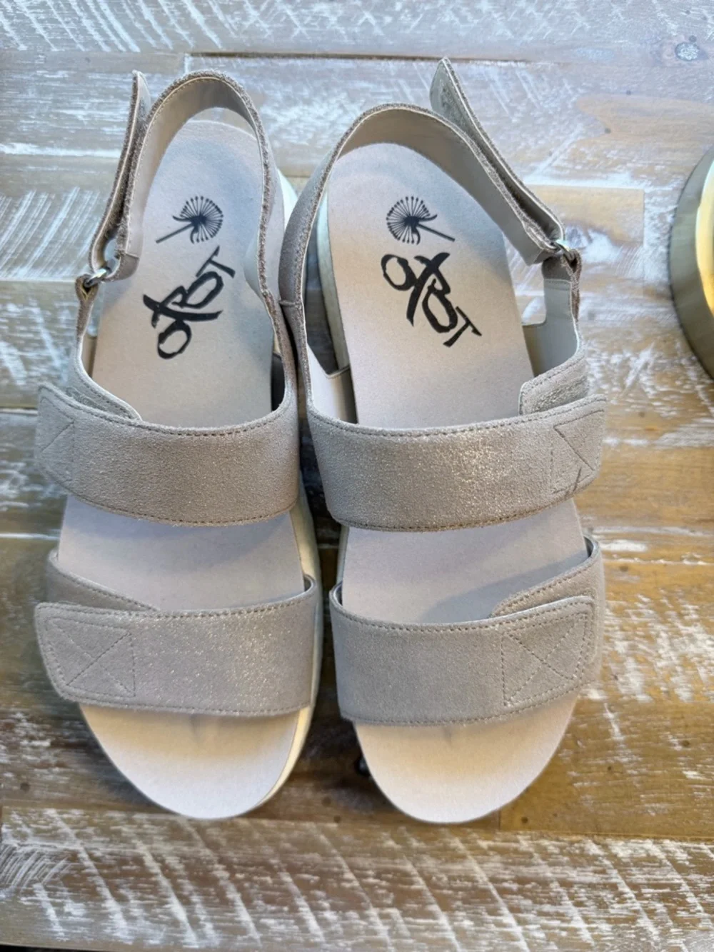 OTBT sparkling taupe